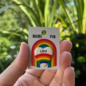 LOIS Vintage Iconic 80s Ceramic White Heart Rainbow Name Pin